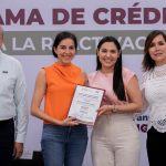 Gobernadora de Colima entregó créditos tasa cero a empresas afectadas por construcción del ‘Arco Norte’