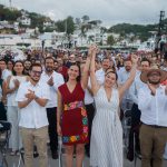 Gobernadora Indira Vizcaíno acompañó a alcaldesa Rosi Bayardo en rendición de cuentas a manzanillenses