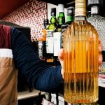 Alerta sanitaria por falsificación de tequila de reconocida marca; Coespris llama a no consumirlo